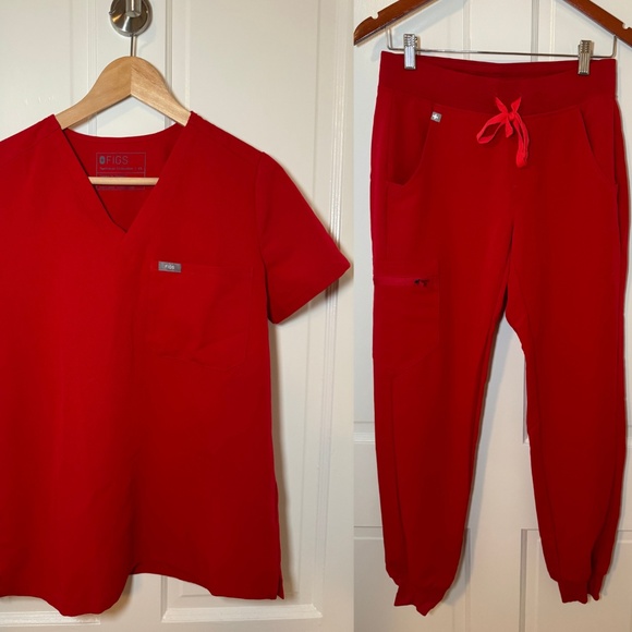 Figs scrub set with Catarina top and Zamora bottom (XS/XS) in Winning Red - Picture 1 of 4